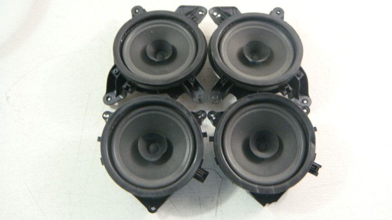 DOOR SPEAKER SET FRONT REAR VOLVO XC70 V70 01 02 03 04  