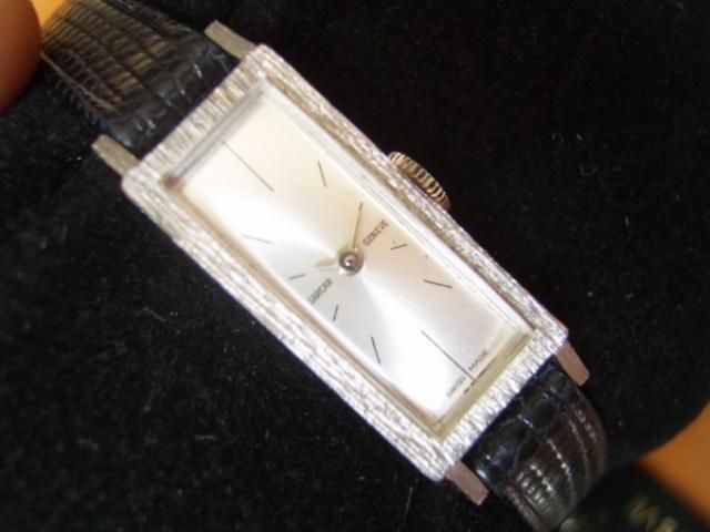 NOS 60S SARCAR MAUNAL RECTANGULAR LADIES WATCH   LOOK  