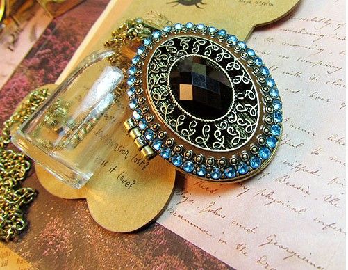 Charming Bronze Moonlight Treasure Box RhineStone Retro Pendant Chain 