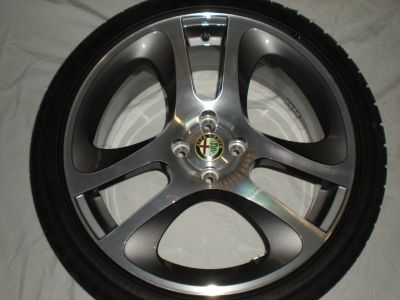 CERCHI WHEELS ALFA MITO Q.VERDE DEMONTATI E 215 40 R18 DUNLOP SP 