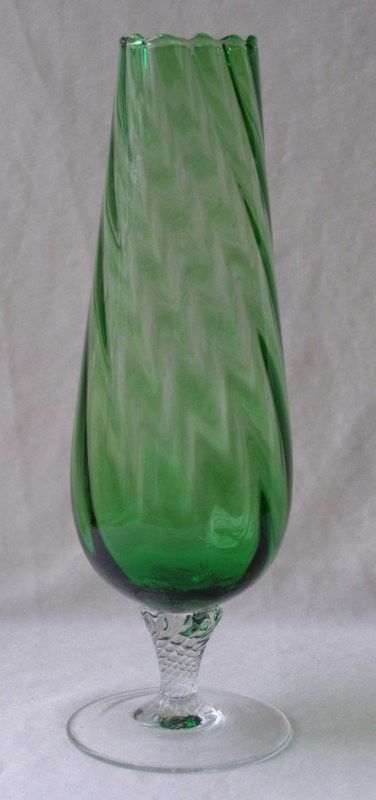 VINTAGE HAND BLOWN SWIRL ART GLASS VASE W/ TWISTED STEM  