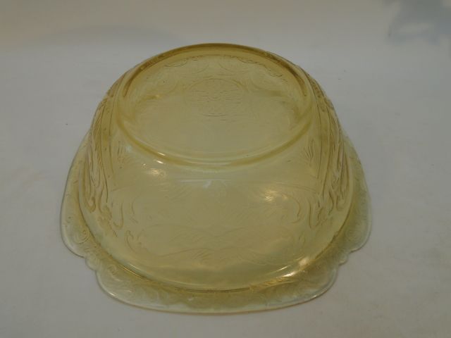   GLASS~MADRID SERVING BOWL LARGE FRUIT BERRY AMBER FEDERAL  