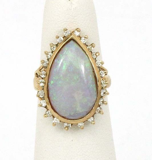 VINTAGE 14K GOLD 5.5 CTS DIAMONDS & OPAL LADIES RING  