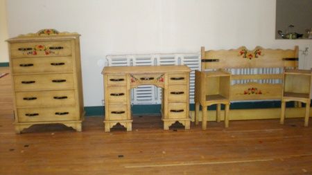 VINTAGE CALIFORNIA HAND PAINTED MONTEREY BEDROOM SET  