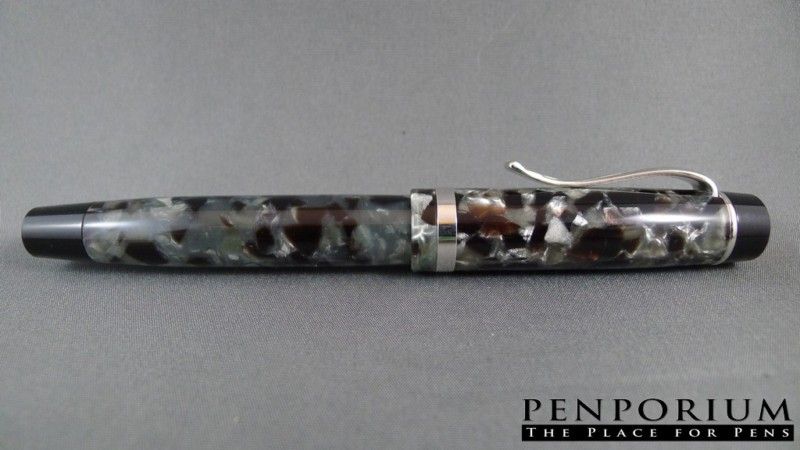 LABAN PINTO COAL FLAKE FOUNTAIN PEN  