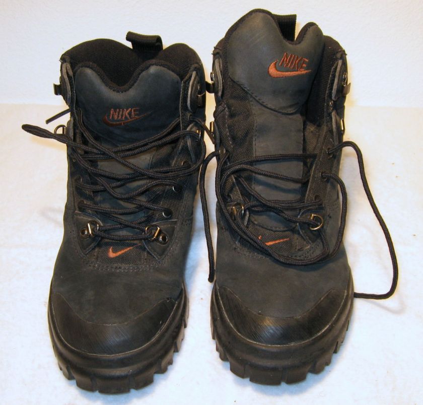 WOMEN’S NIKE ACG REGRIND BOOTS (Black) Size 8.5 US  