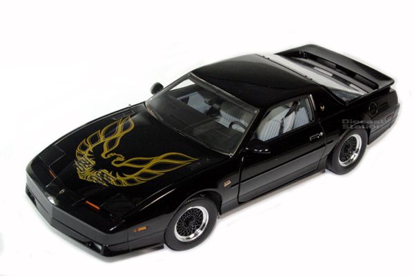 GREENLIGHT 1988 PONTIAC TRANS AM GTA 1/18 BLACK NEW  