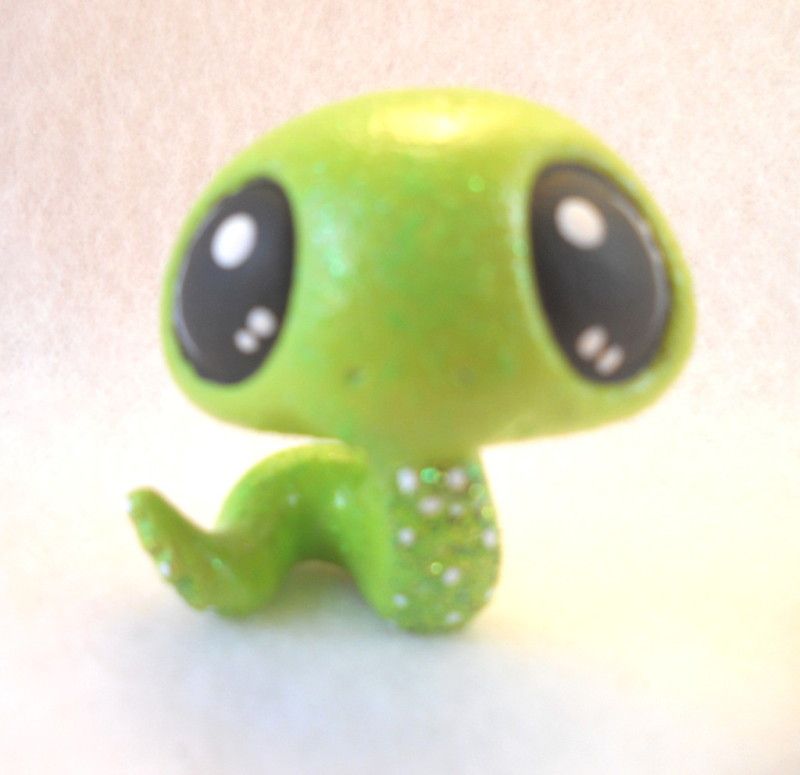 Alexia the Alien * OOAK Custom Littlest Pet Shop Halloween  