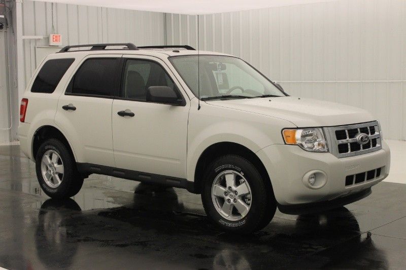 Ford  Escape XLT 4WD in Ford   Motors