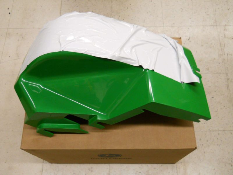 New John Deere Gator Fender Left Rear 4X2 6X4 M149881  