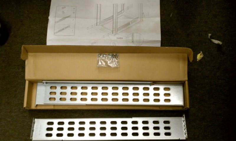 APC OM 756G 65 230 LB UPS RACK MOUNT RAIL KIT  