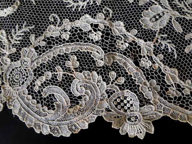 ANTIQUE LACE FINE ALENCON LACE FLOUNCE  