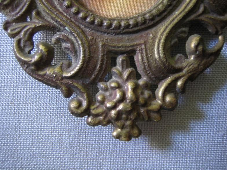 VINTAGE BRASS WALL, DESK PICTURE PORTRAIT FRAME  