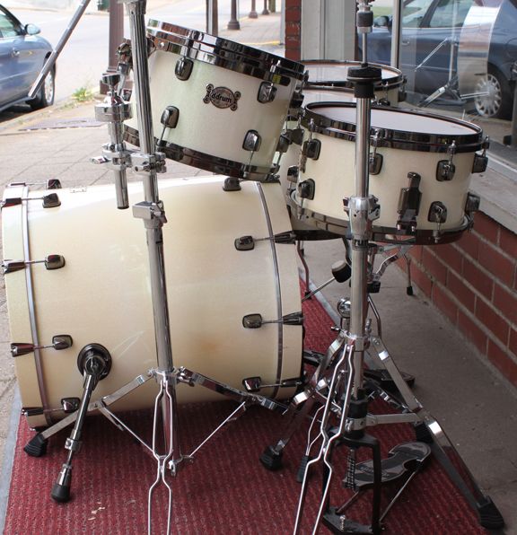 DDrum Dominion Maple Pocket 5 Piece Drum Set in Snow Sparkle finish W 