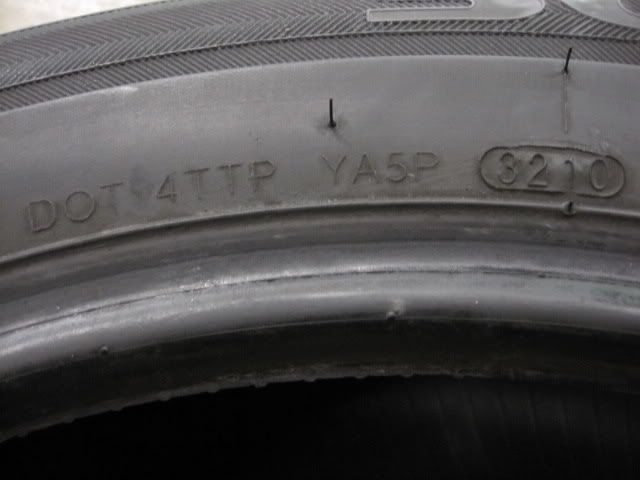 ONE KUMHO SOLUS KH17 205/60/16 TIRE (WC1606)  