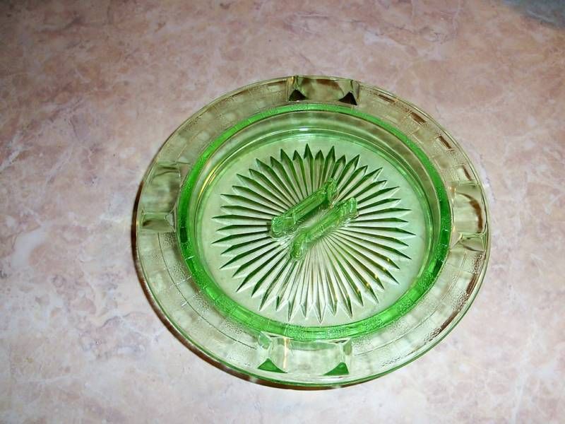 DEPRESSION GLASS ASHTRAY GREEN VINTAGE DEPRESSION GLASS  