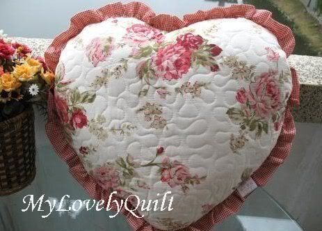 Lovely Roses on Beige – Quilted & Ruffled Heart Shape Cushion   NEW