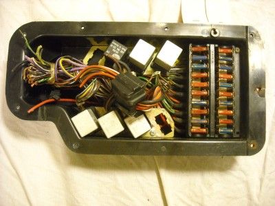 FUSE/RELAY BLOCK/PANEL OEM MERCEDES R107 1977 450SLC 450SL 450 SL SLC 