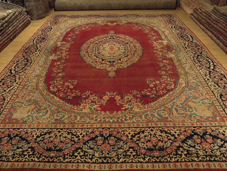   Handmade Antique Persian Laver Kerman Wool Rug. Great Condition 1978