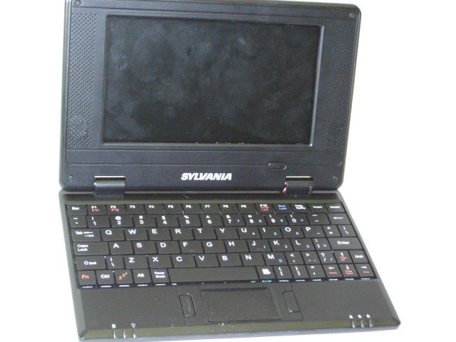 AS IS SYLVANIA SYNET07WICV LAPTOP NETBOOK  