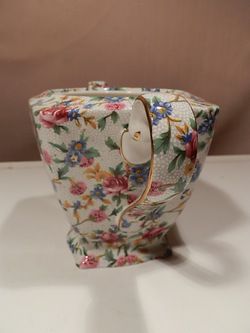 ROYAL WINTON OLD COTTAGE TEAPOT AND LID  